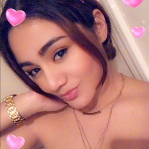 Meet your Posher, Tania